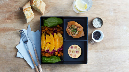 Plateau repas - Délice aigre-doux de soba de sarrasin à l’orange (Végan, sans lactose, sans œuf) - square