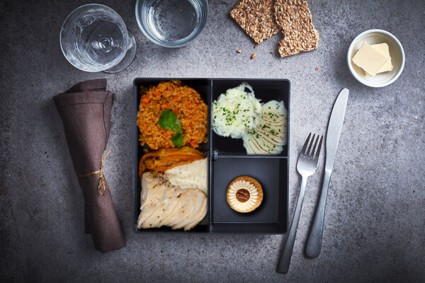 Plateau repas - Emincé de poulet relevé au miel et à la moutarde - square