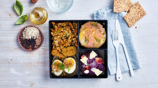 Plateaux repas - Œuf mollet aux champignons rôtis By Alcidia Vulbeau - square