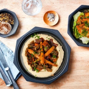 Houmous et légumes grillés à l’huile de thym