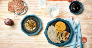 Boulettes de poulet, sauce au poivre, riz pilaf