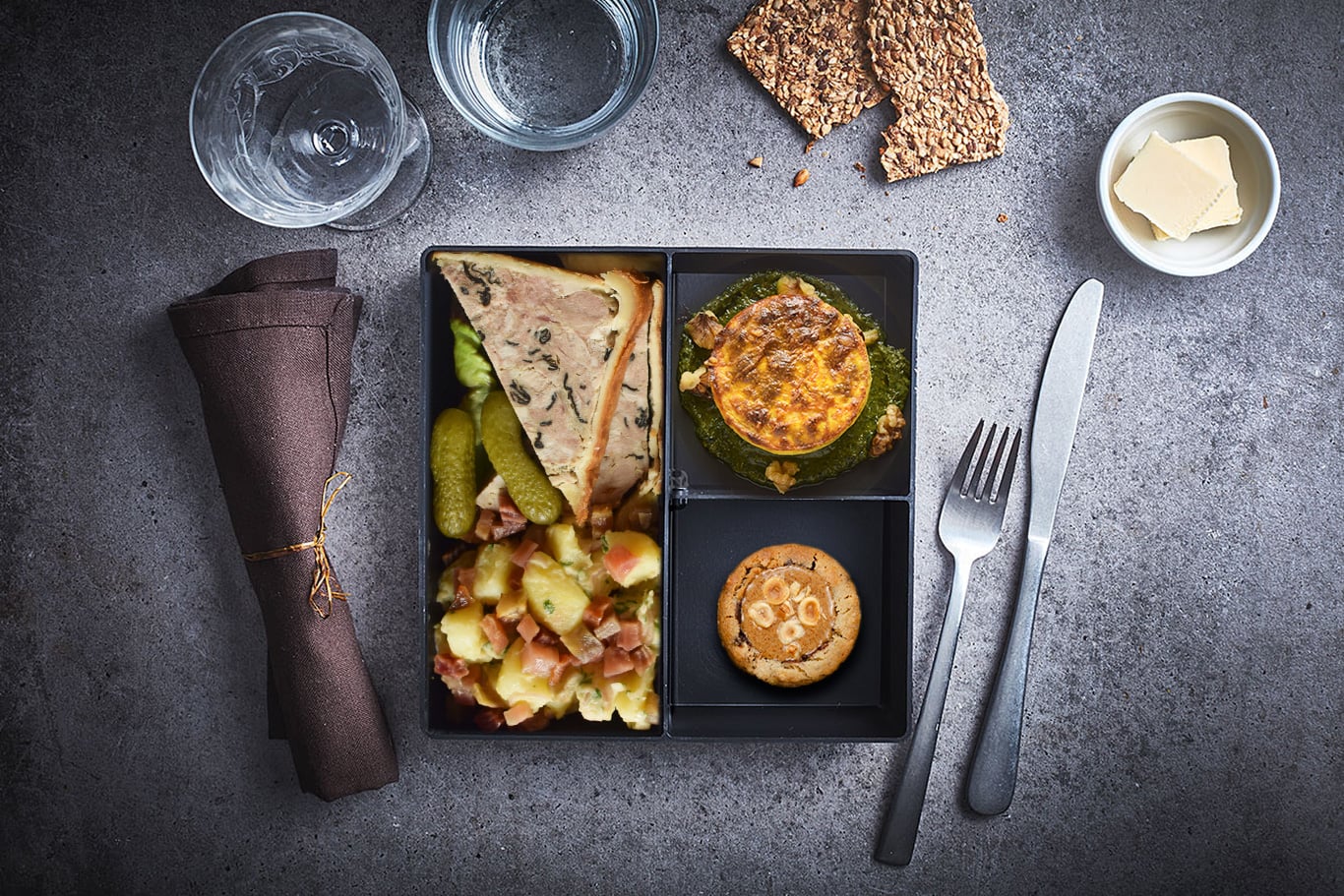 Pâté en croûte, salade bistrot et cornichons - SQUARE à partir du 21 septembre